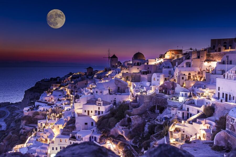 Santorini 5hour Semi-Private SECRET SUNSET Tour - Oia and the caldera cliff views: where the day starts on high drama