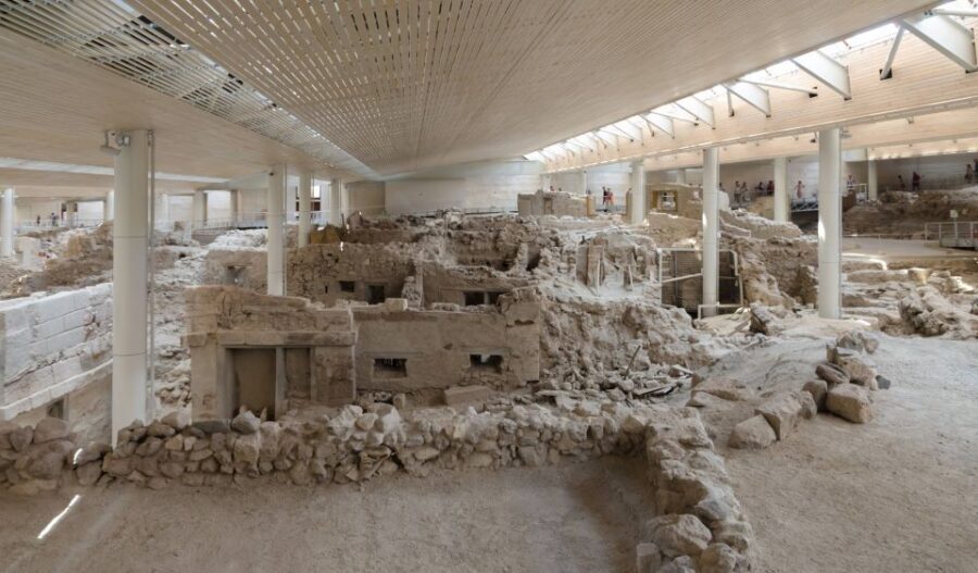 Santorini: Akrotiri Prehistoric City Guided Walking Tour - Houses, pottery, and the layout that makes it all feel real