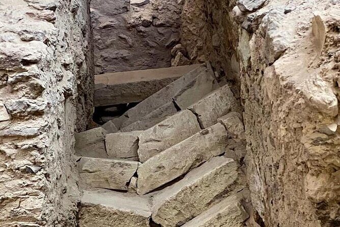 Santorini , Akrotiri tour by a licensed guide - What to expect on the walk (and how to make the most of it)