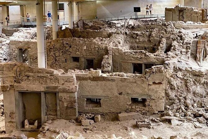 Santorini , Akrotiri tour by a licensed guide - Who this tour suits best