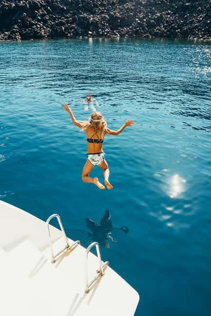 Santorini: All-Inclusive Private Catamaran Experience - Hot Springs Palea Kameni and the Volcano Area: Swim Moments With Snorkeling Gear