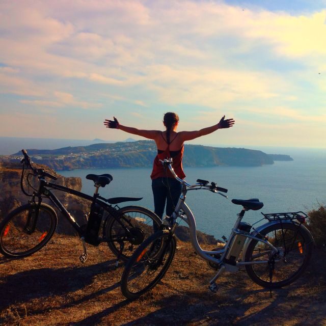 Santorini: Around the Island by Electric Bike - The Megalochori caldera wow factor (and the heart on the rock)