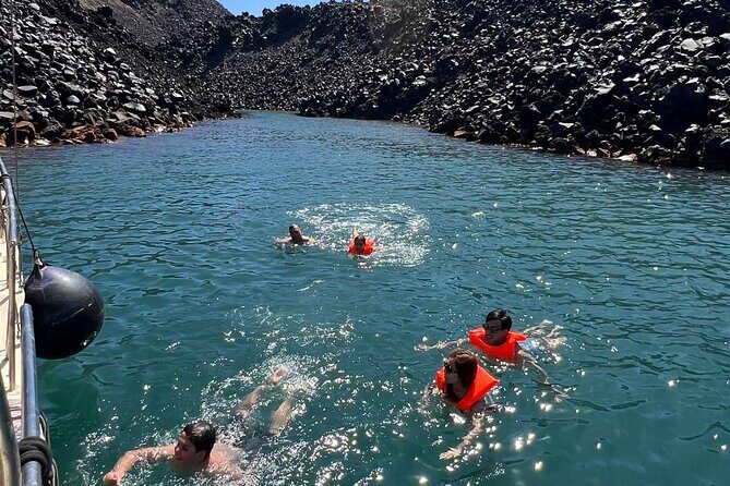 Santorini: Boat tour to Volcano, Hot Springs & Thirasia island - Key things you’ll notice on this Santorini caldera boat trip