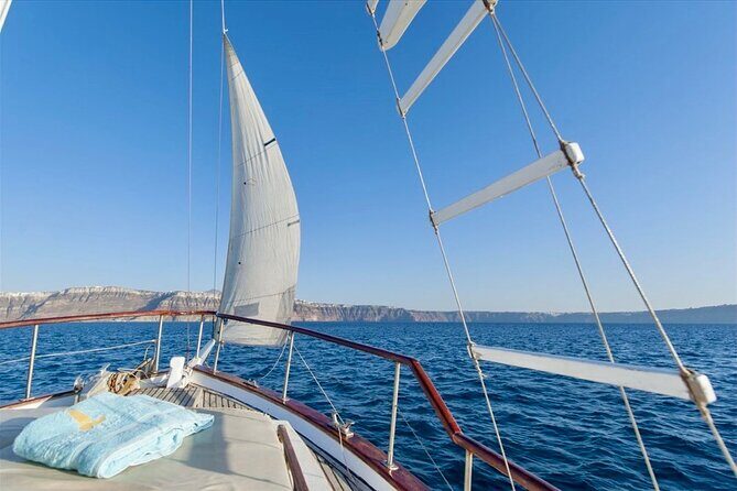 Santorini Caldera Day Traditional Cruise with Meal and Drinks - Thirassia: the best mix of swimming and lunch