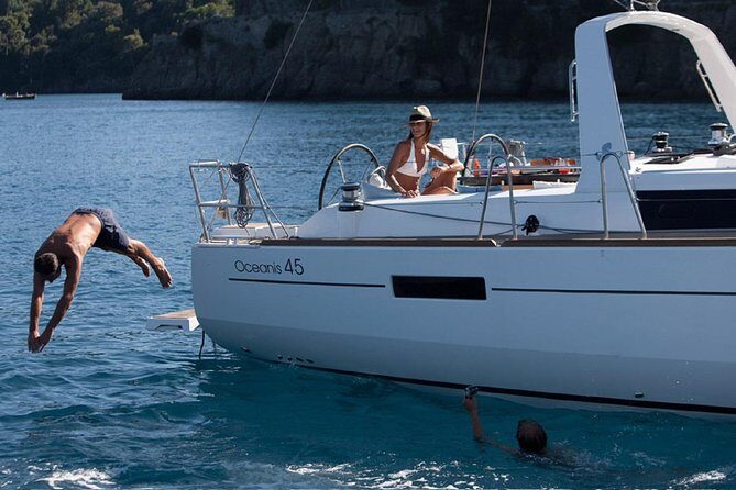 Santorini Caldera Private Sailing Boat Cruise - How to choose morning vs sunset departure