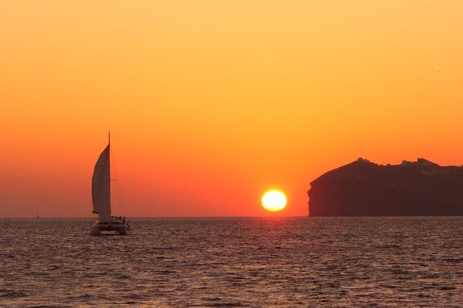 Santorini Caldera Sailing Tour with BBQ Lunch and Drinks - Boat comfort: shade, timing, and staying sane on a half-day