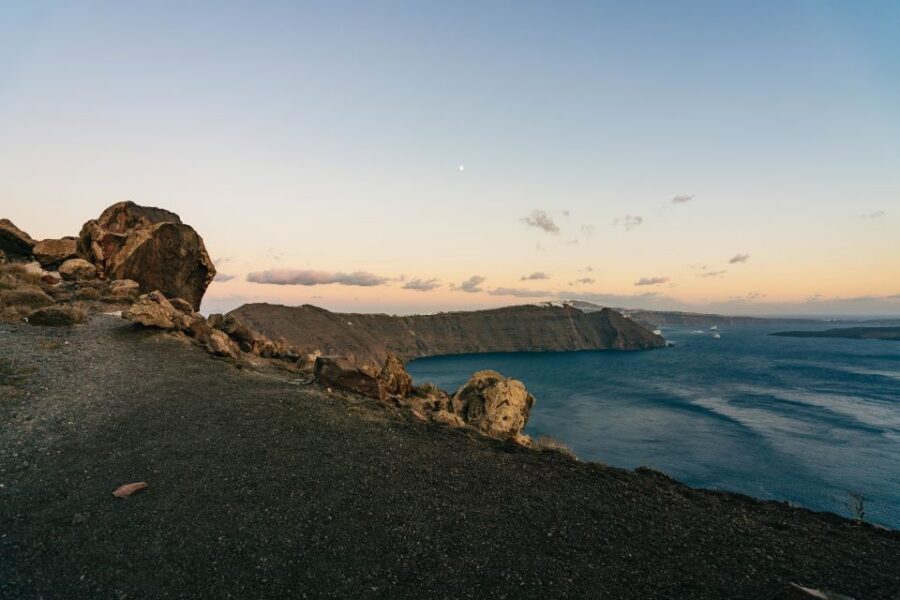 Santorini: Caldera Trail Guided Hike and Sunset Viewing - Fira to Oia on foot: the villages you actually walk through