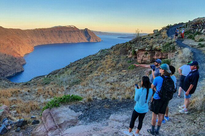 Santorini : Caldera Trail Hike and Sunset - From Fira to Oia: The Old Path Feeling and the Caldera Rim Perspective