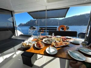 Santorini: Catamaran Cruise with Meal & Open Bar - Vlychada pickup and the 5-hour rhythm you’ll actually feel