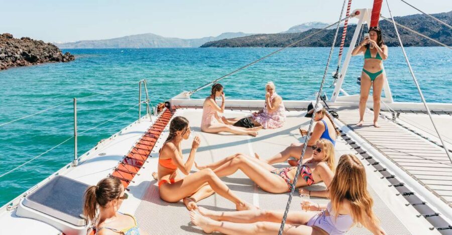 Santorini: Catamaran Tour with BBQ Dinner, Drinks, and Music - Key things I’d watch for