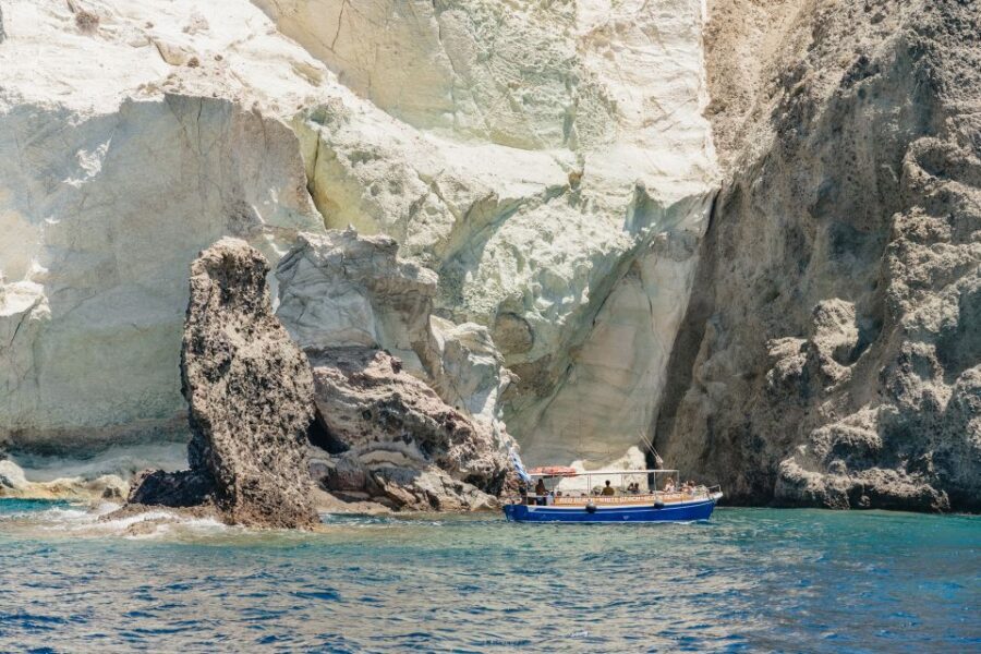 Santorini: Catamaran Tour with BBQ Dinner, Drinks, and Music - BBQ Dinner on Deck: What You Eat, When It Hits, and How to Plan Your Appetite