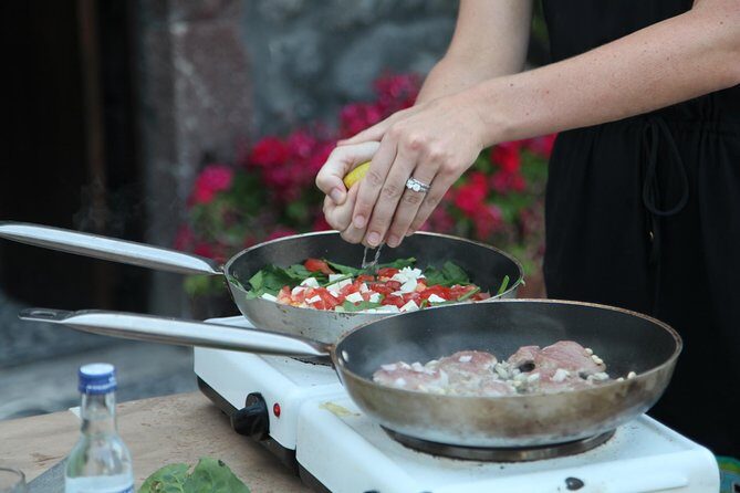 Santorini Cooking and Tasting Experience - Small Group Size and Private-Guide Energy