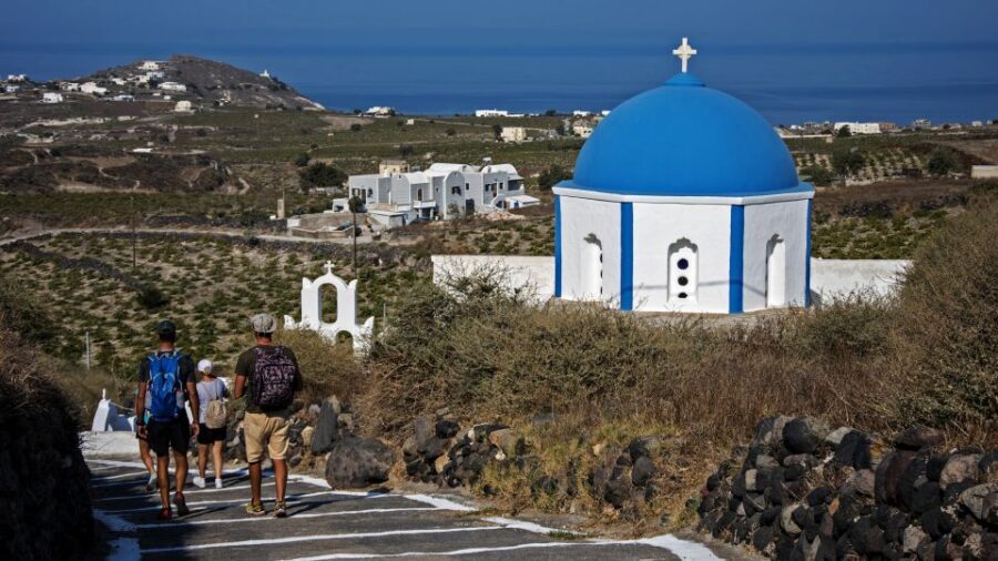 Santorini: Cooking Class and Easy Hike - Chapels and vineyards: why this route feels more local