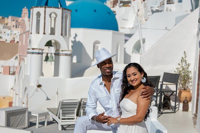 Santorini couple photoshoot with 50 edited photos! - Value check: $187.06 per group up to 3
