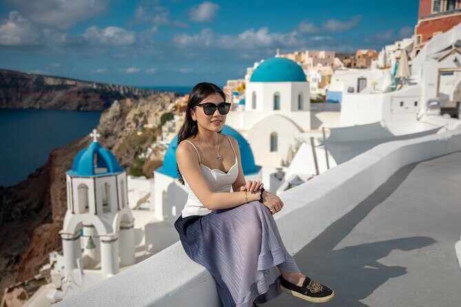 Santorini couple photoshoot with 50 edited photos! - Where you meet: Summer HabitOia base, easy start