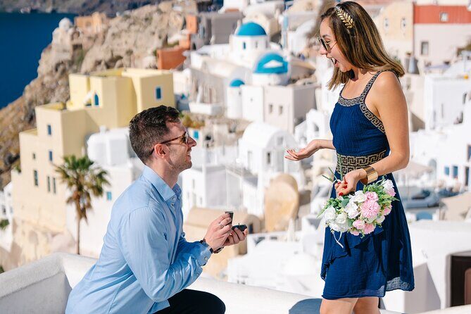 Santorini: Customized Private Photoshoot Walk in Oia - Santorini Oia in an Hour: What This Private Photoshoot Really Delivers