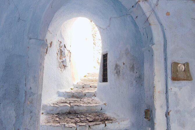 Santorini Essentials Half Day Private Sightseeing Tour - Stop 1: Akrotiri Archaeological Site and the Pompeii comparison