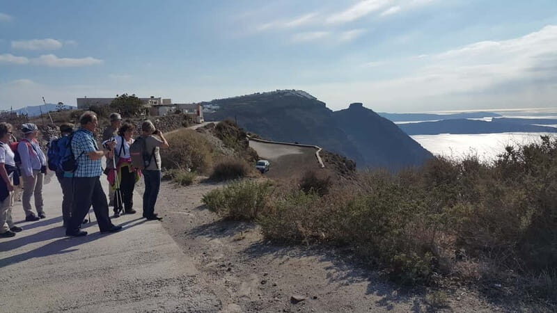 Santorini: Fira to Oia Caldera Hike with Guide - What the volcanic eruption explains while you walk