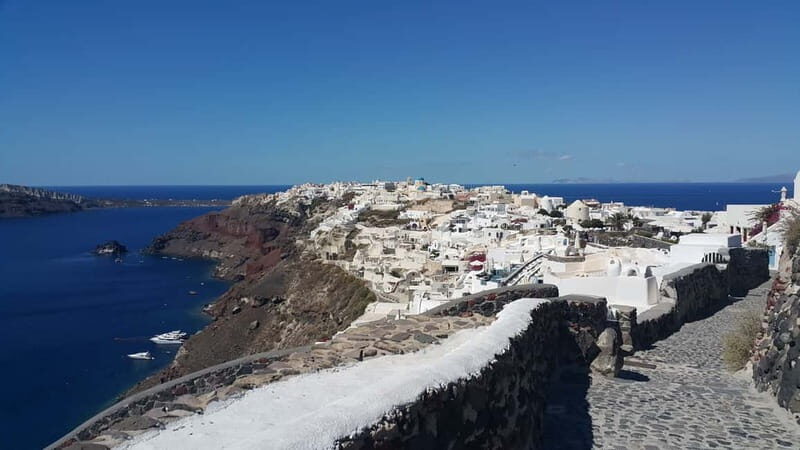Santorini: Fira to Oia Caldera Hike with Guide - The final push to Oia and the view payoff