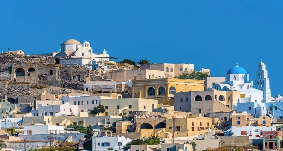 Santorini: Guided Island Day Trip with Beach Visit - A 10-hour loop of Santorini: the pacing game