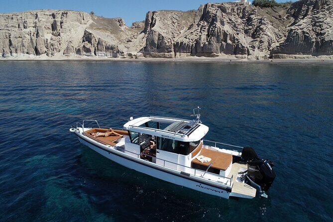 Santorini Half Day MotorCruiser Private Cruise incl. Meal,Drinks &Free Transport - Oia, Imerovigli, and Firostefani: Classic Santorini Views from a Speedy Angle