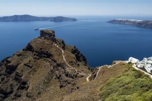 Santorini Highlights Half-Day Private Tour - Oia’s narrow lanes, cave houses, and big caldera views