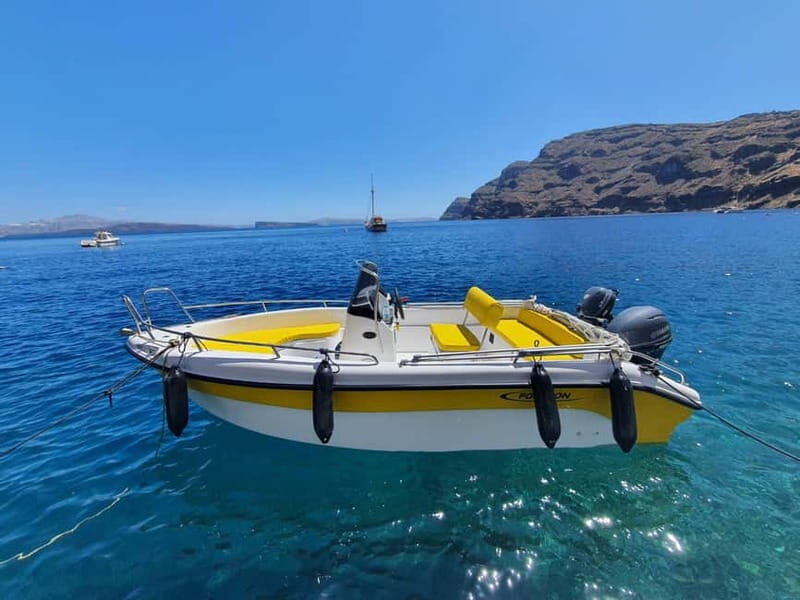 Santorini: license free boat in Santorini - License-free boat freedom in Santorini’s caldera