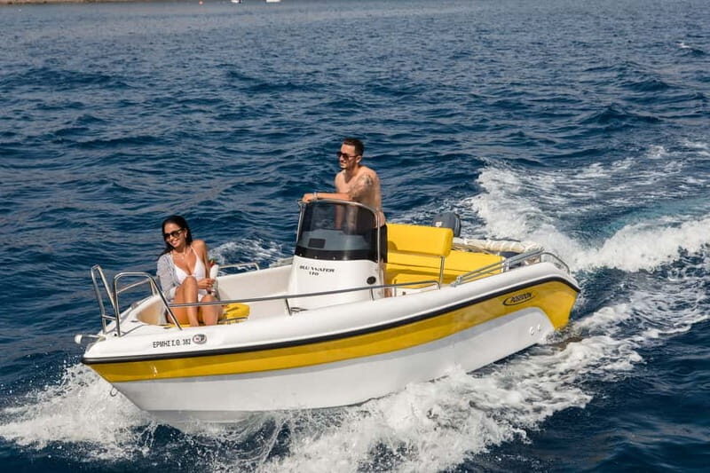 Santorini: license free boat in Santorini - Meeting at Vlichada port: what to look for and what to bring