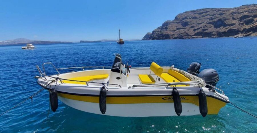 Santorini: license free boat in Santorini - Weather and rescheduling: keep your flexibility hat on