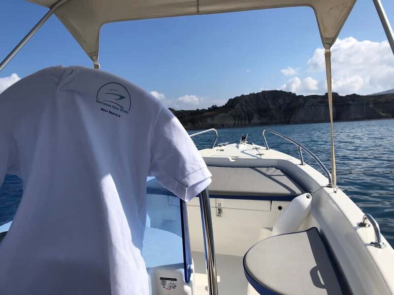 Santorini: License-Free Boat Rental with Ice, Water, & Fruit - Exploring nearby islands and choosing your own anchor spot