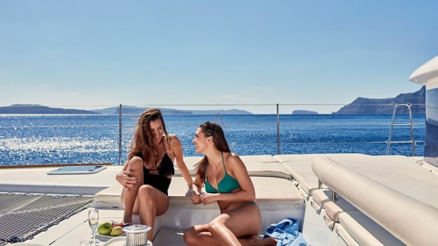 Santorini: Luxurious Catamaran Cruise with Meal & Open Bar - Key Things I’d Book This For