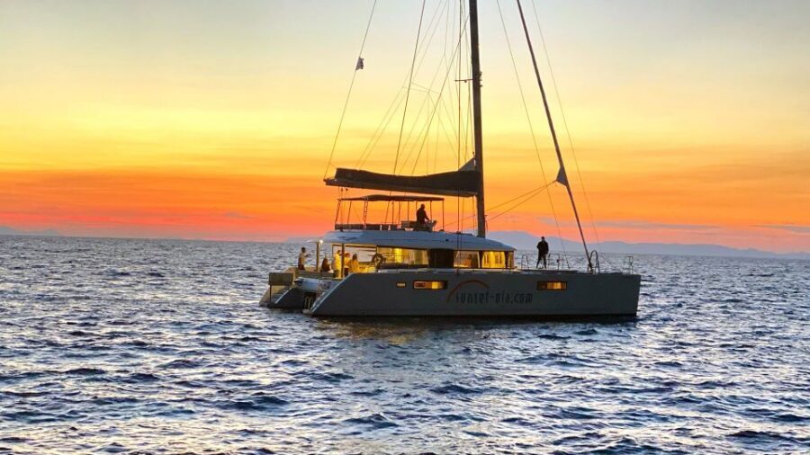 Santorini: Luxurious Catamaran Cruise with Meal & Open Bar - Hot Springs Swim: Sulfur Water and a Half-Hour Window