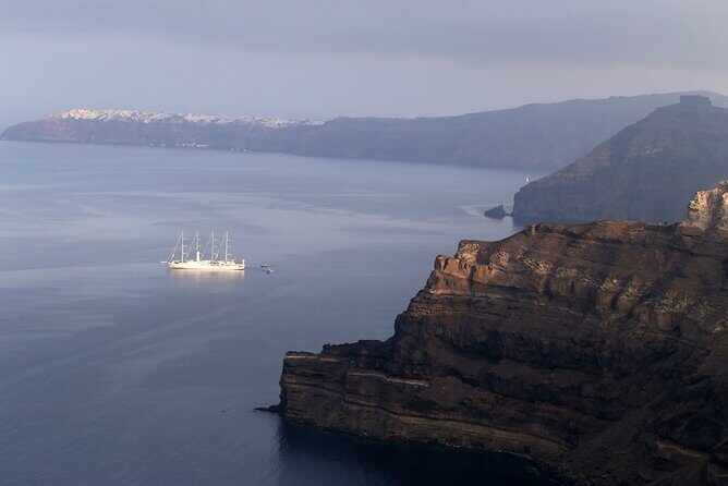 Santorini Luxury private tour for small groups - Private luxury transport and why it makes Santorini easier