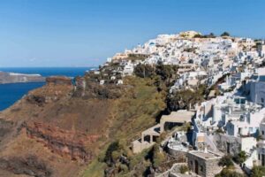 Santorini: Mesa Gonia, Pyrgos and Oia Tour - Pickup Stops and What 7 Hours Really Means on Santorini