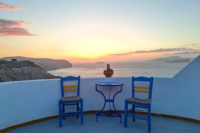 Santorini Must-See Highlights: Private Shore Tour - Oia’s Main Street: blue domes, cliff views, and one-hour freedom