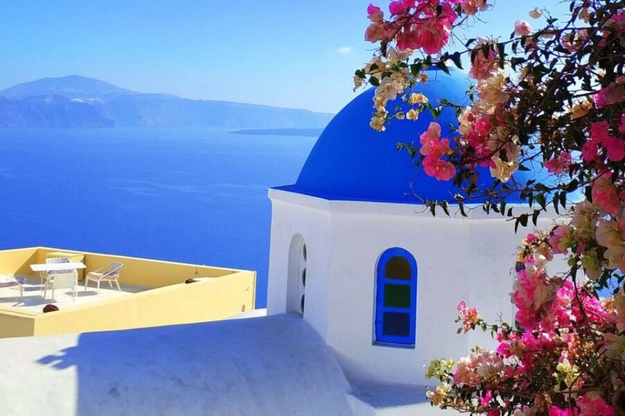 Santorini: Must-See Highlights Private Sightseeing Tour - Firostefani and the Three Bells: the best shortcut to the Fira viewpoint look