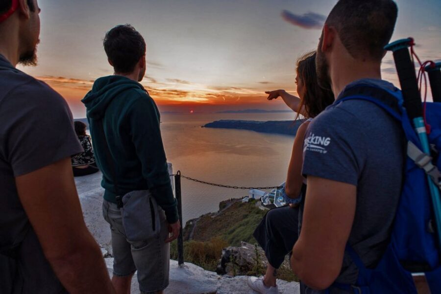 Santorini: Night Hike, Wine Tasting, and Greek Dinner - Imerovigli wine tasting: Assyrtiko, Vinsanto, and why it matters on Santorini