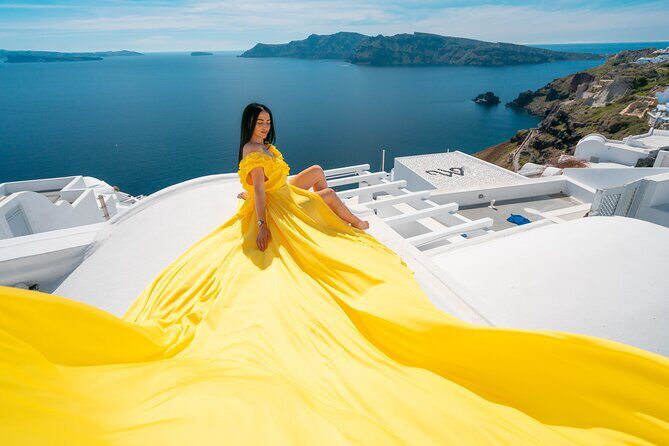 Santorini Oia: Private Flying Dress Photoshoot - How the 1-hour shoot actually flows