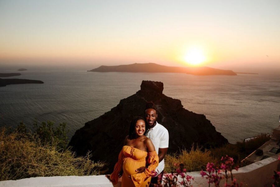 Santorini: Photo Shoot with a Private Vacation Photographer - Practical tips to get the best results without overthinking it