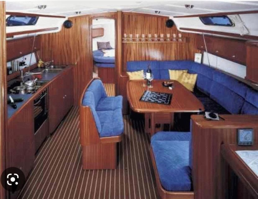 Santorini: Private 5-Hour Sunset Sailing Tour with Dinner - Small details that matter on a Santorini boat night
