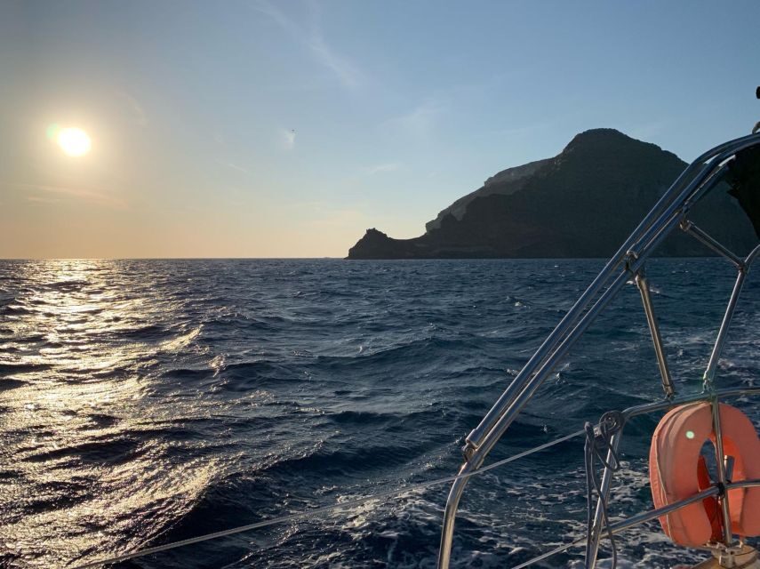 Santorini: Private 5-Hour Sunset Sailing Tour with Dinner - Who this tour suits best (and who should skip it)