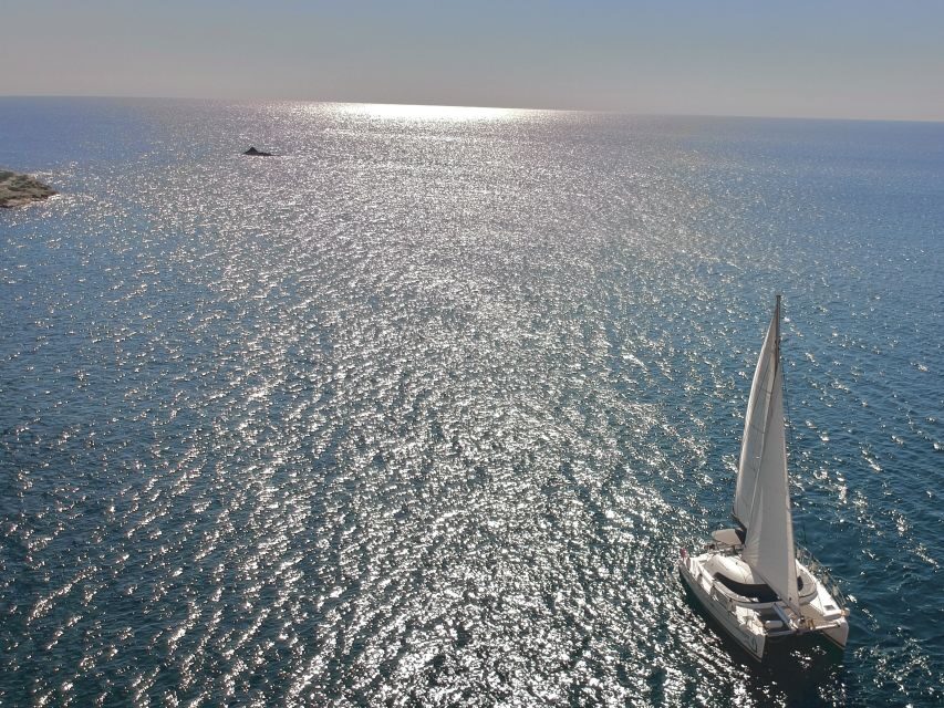 Santorini: Private All-In Catamaran Cruise, with Food|Drinks - White Beach Photo Stop: The 10-Minute Best Use of Your Camera