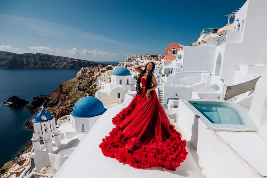 Santorini: Private Flying Dress Photoshoot Experience - A one-hour photoshoot that actually feels like vacation time