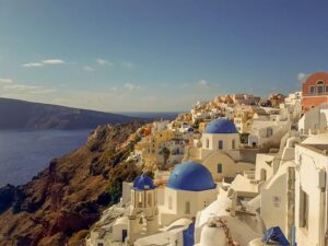 Santorini: Private Instagram Tour - Oia at the start: your cliffside photo payoff