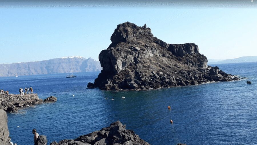 Santorini: Private Motorboat Cruise and Volcano Hike - The Volcano Hike: Where the Scenery Gets Meaning