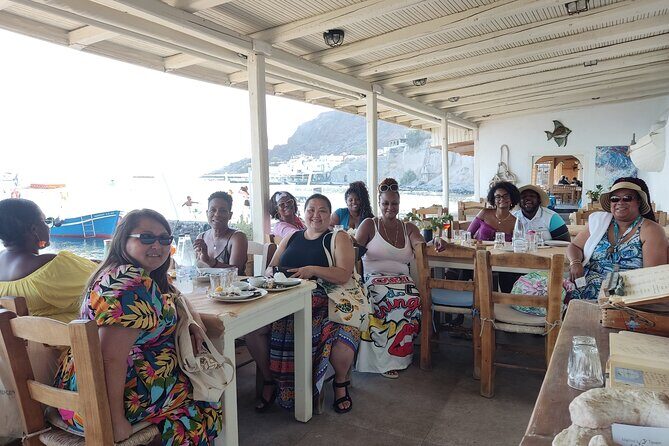Santorini Private Roundtrip Transfer from/to Airport,Port & Hotel - What you can do with the 20–45 minute ride