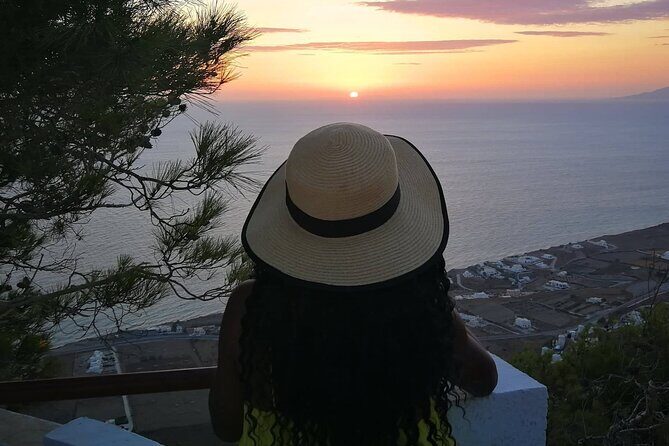 Santorini Private Sunrise Tour - Oia without the line: walking the iconic village in peace