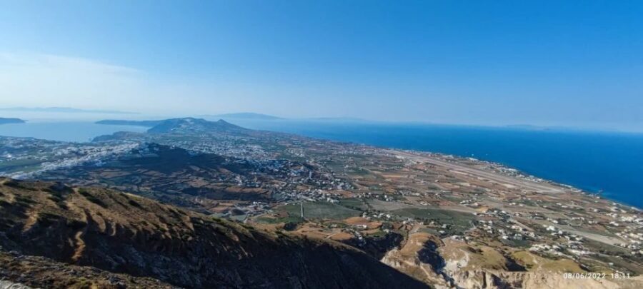 Santorini: Private Sunset Tour with Picnic & Transfer - Who this tour suits best (and who should skip it)
