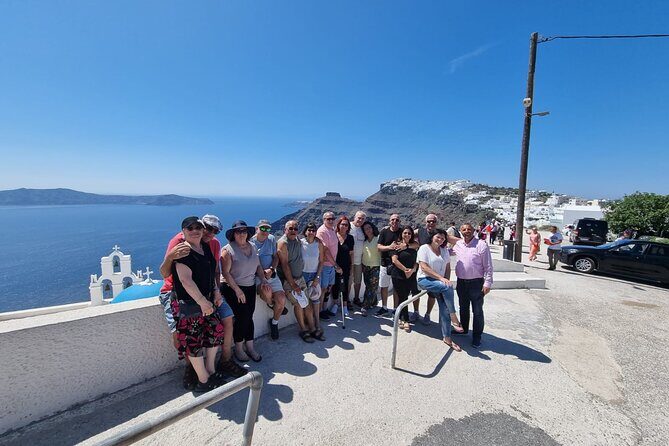 Santorini Private Tour in Spanish - Oia: the iconic town and the sunset pressure test