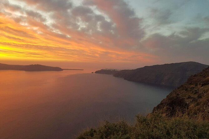 Santorini Private Tour with Panoramic Views - Timing tips: how to plan the day for the best light